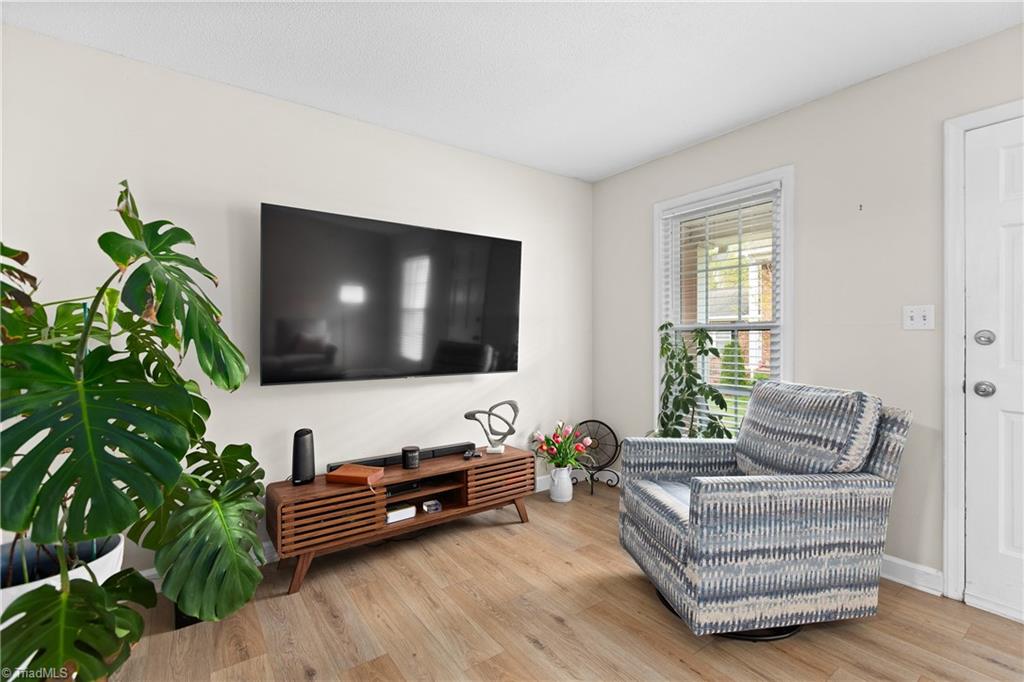 1007 Robinhood Road, Unit C High Point, NC 27262 - Photo 6 of 26