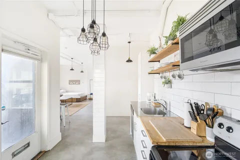 $349,997 | 3929 Bridge Way North, Unit 101, Seattle, WA 98103