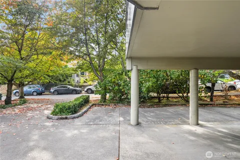 $349,997 | 3929 Bridge Way North, Unit 101, Seattle, WA 98103