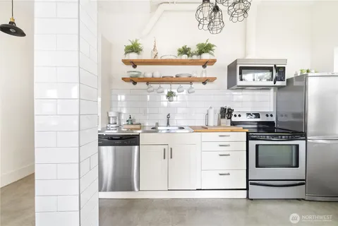 $349,997 | 3929 Bridge Way North, Unit 101, Seattle, WA 98103