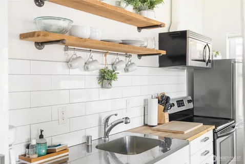 $349,997 | 3929 Bridge Way North, Unit 101, Seattle, WA 98103