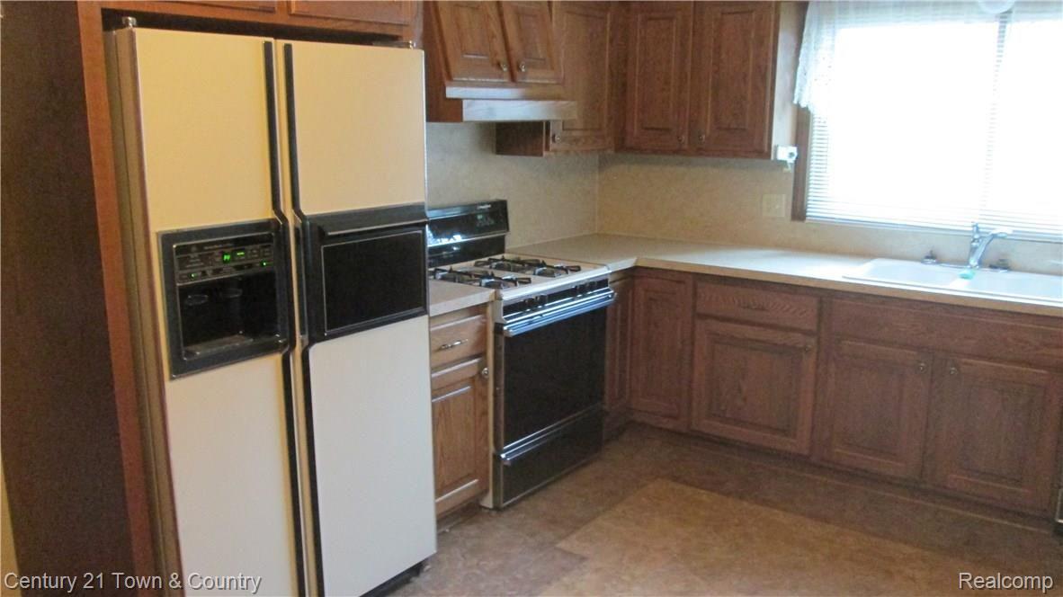 2325 Norton Road Rochester, MI 48307 - Photo 15 of 39 IMG_1691.JPG