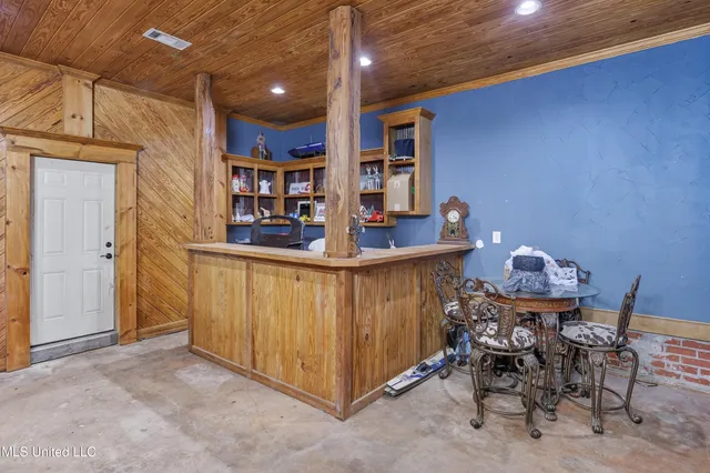 $338,000 | 108 Wynndale Lake Road, Terry, MS 39170