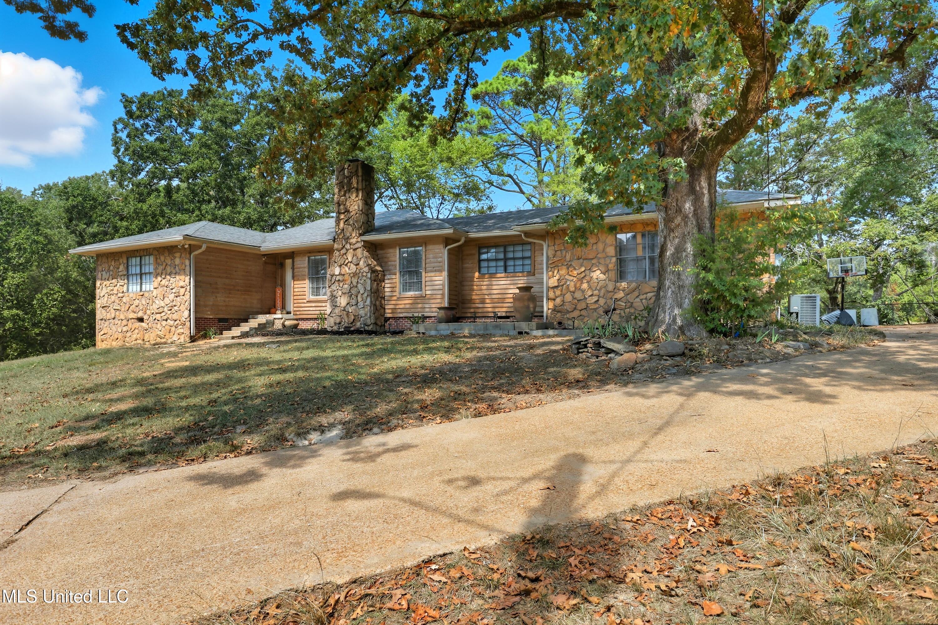 108 Wynndale Lake Road Terry, MS 39170 - Photo 3 of 41 108 Wynndale Lake Road