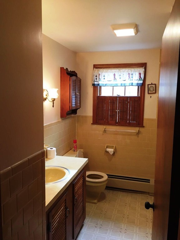 130 Peckham Road Acushnet, MA 02743 - Photo 5 of 5 Gallery Image 5