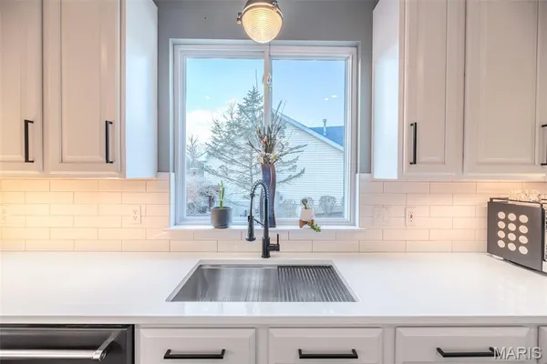 $500,000 | 944 Emerald Oaks Court, Eureka, MO 63025