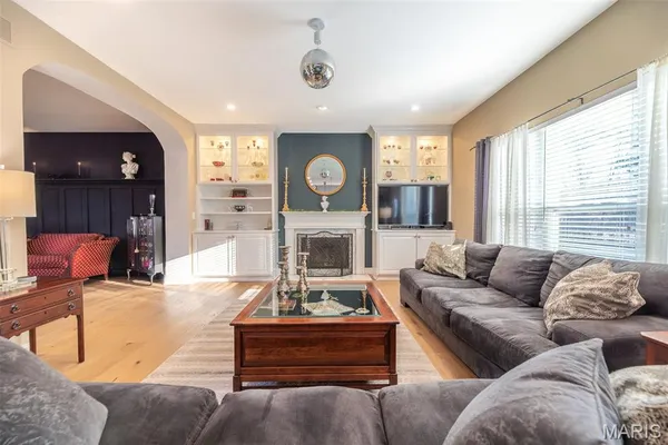 $500,000 | 944 Emerald Oaks Court, Eureka, MO 63025