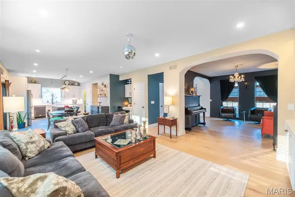 $500,000 | 944 Emerald Oaks Court, Eureka, MO 63025