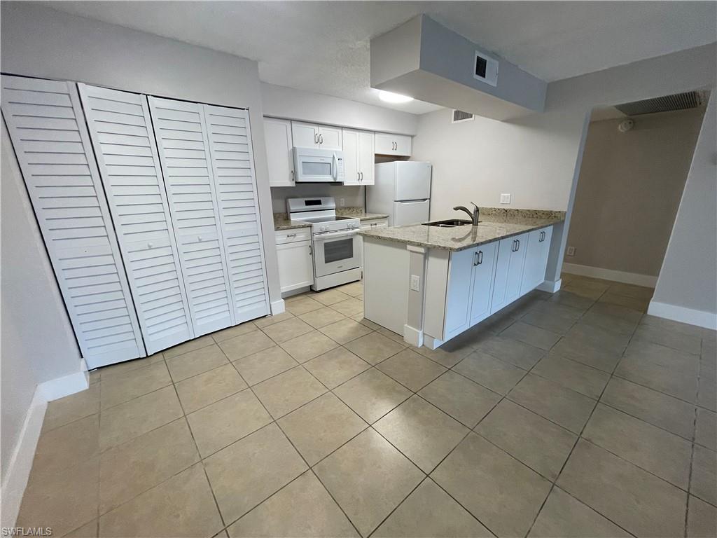 5323 Summerlin Road, Unit 2307 Fort Myers, FL 33919 - Photo 4 of 21