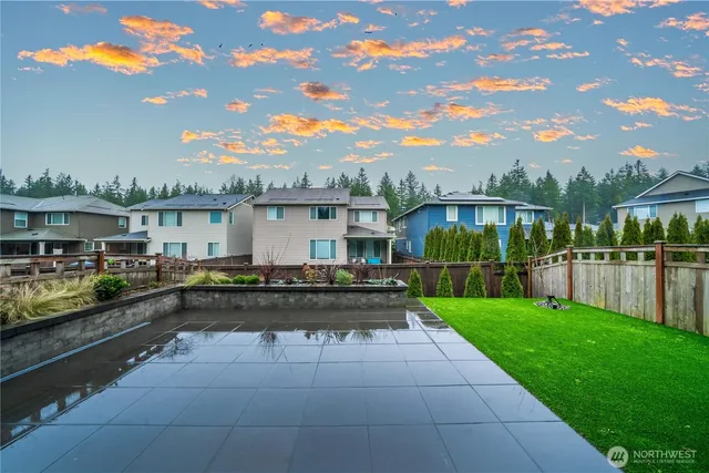 $879,950 | 33260 Glacier Avenue Southeast, Black Diamond, WA 98010