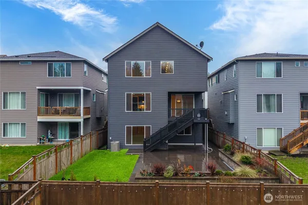 $859,999 | 33260 Glacier Avenue Southeast, Black Diamond, WA 98010