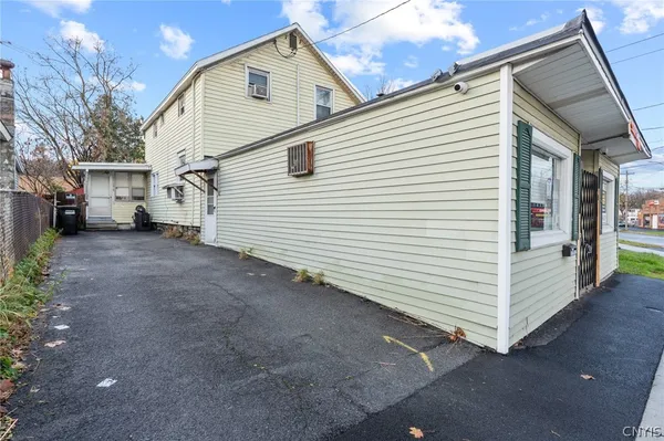 $179,900 | 1516 Valley Drive, Syracuse, NY 13207
