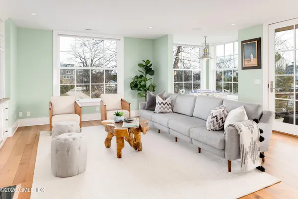 $9,950,000 | 189 Shore Road, Old Greenwich, CT 06870