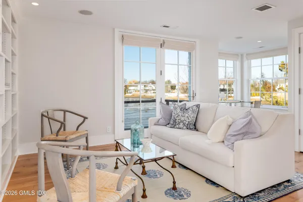 $9,950,000 | 189 Shore Road, Old Greenwich, CT 06870