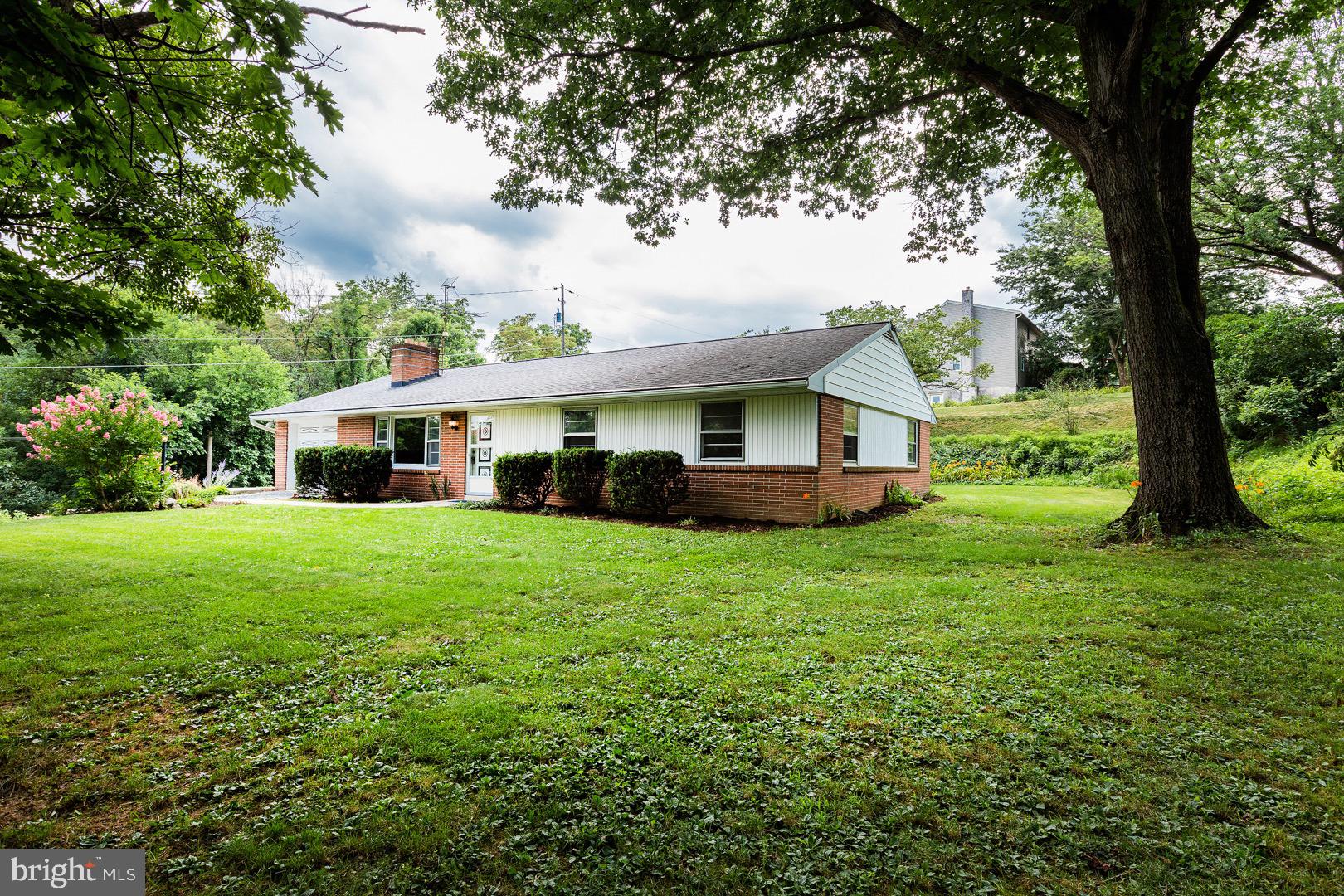 51 South Heck Road Lititz, PA 17543 - Photo 3 of 52