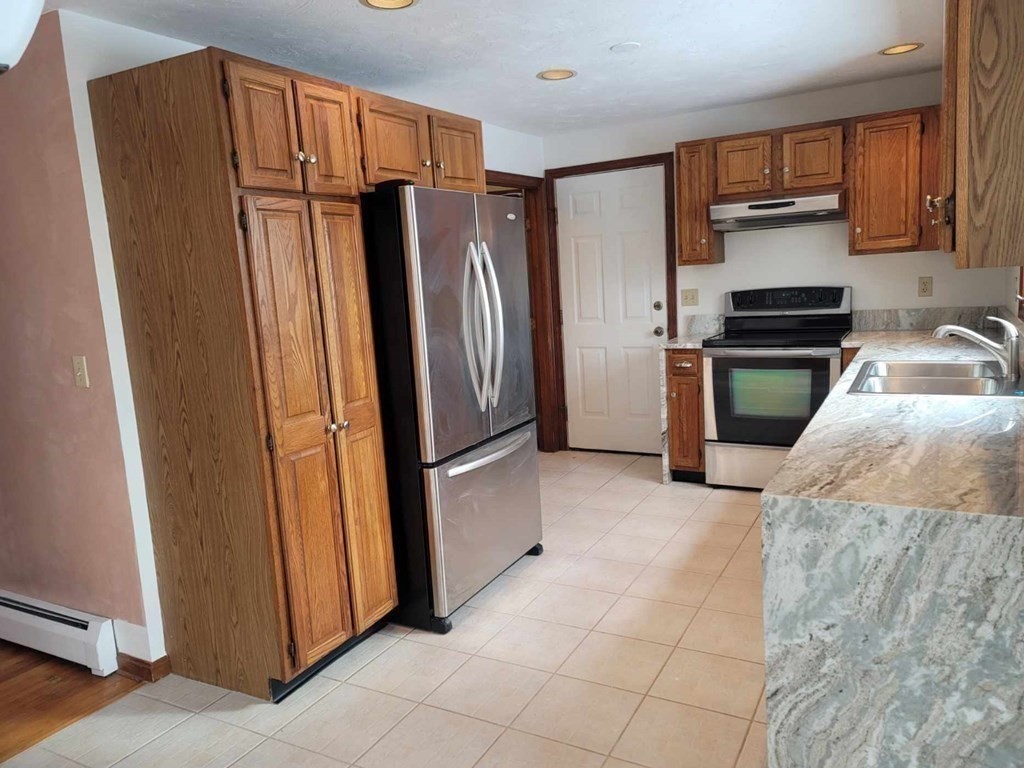 23 Tattan Farm Road Worcester, MA 01605 - Photo 8 of 26