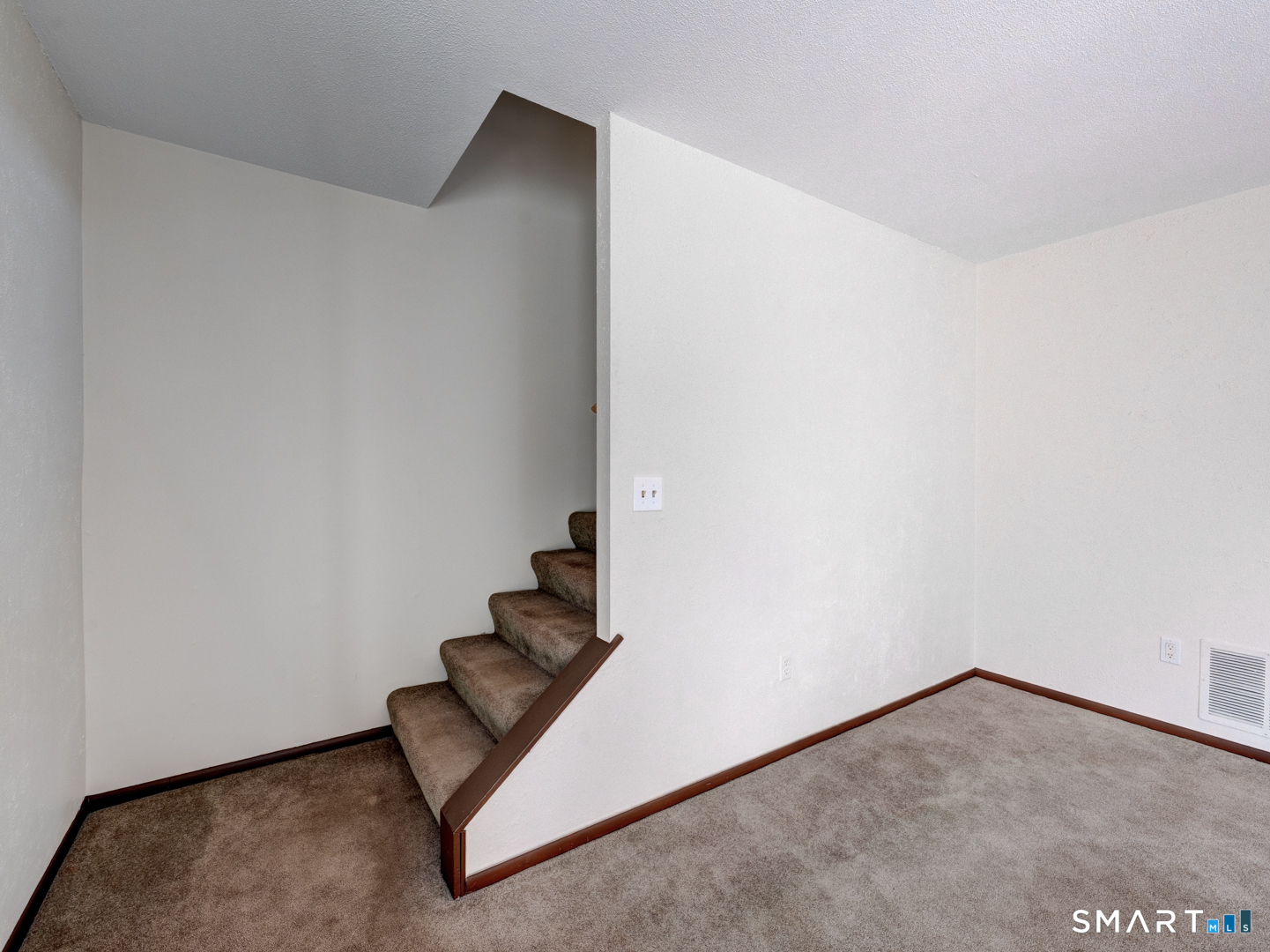 285 Queen Street, Unit 1C Southington, CT 06489 - Photo 16 of 33 a view of an empty room