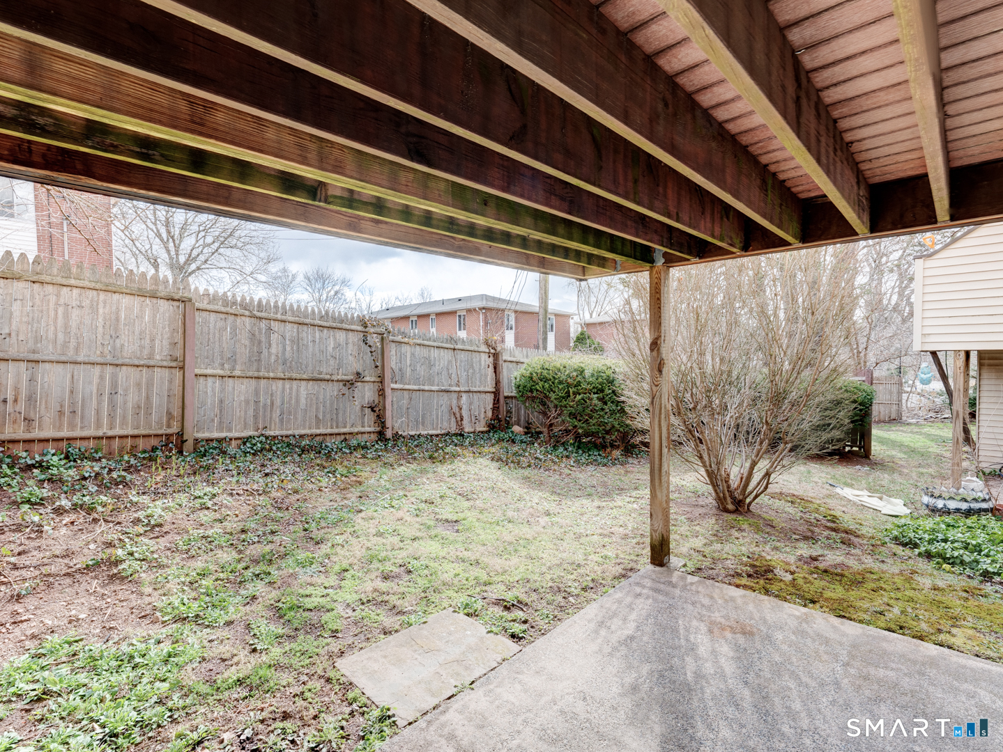 285 Queen Street, Unit 1C Southington, CT 06489 - Photo 25 of 33 a view of a backyard space