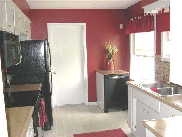 419 Westerfield Road Davenport, IA 52806 - Photo 4 of 9 Gallery Image 4