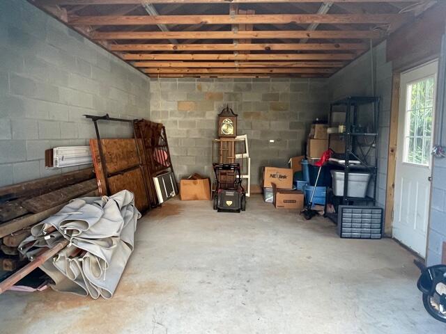 4007 Glaze Road Johnson City, TN 37601 - Photo 30 of 36 Garage