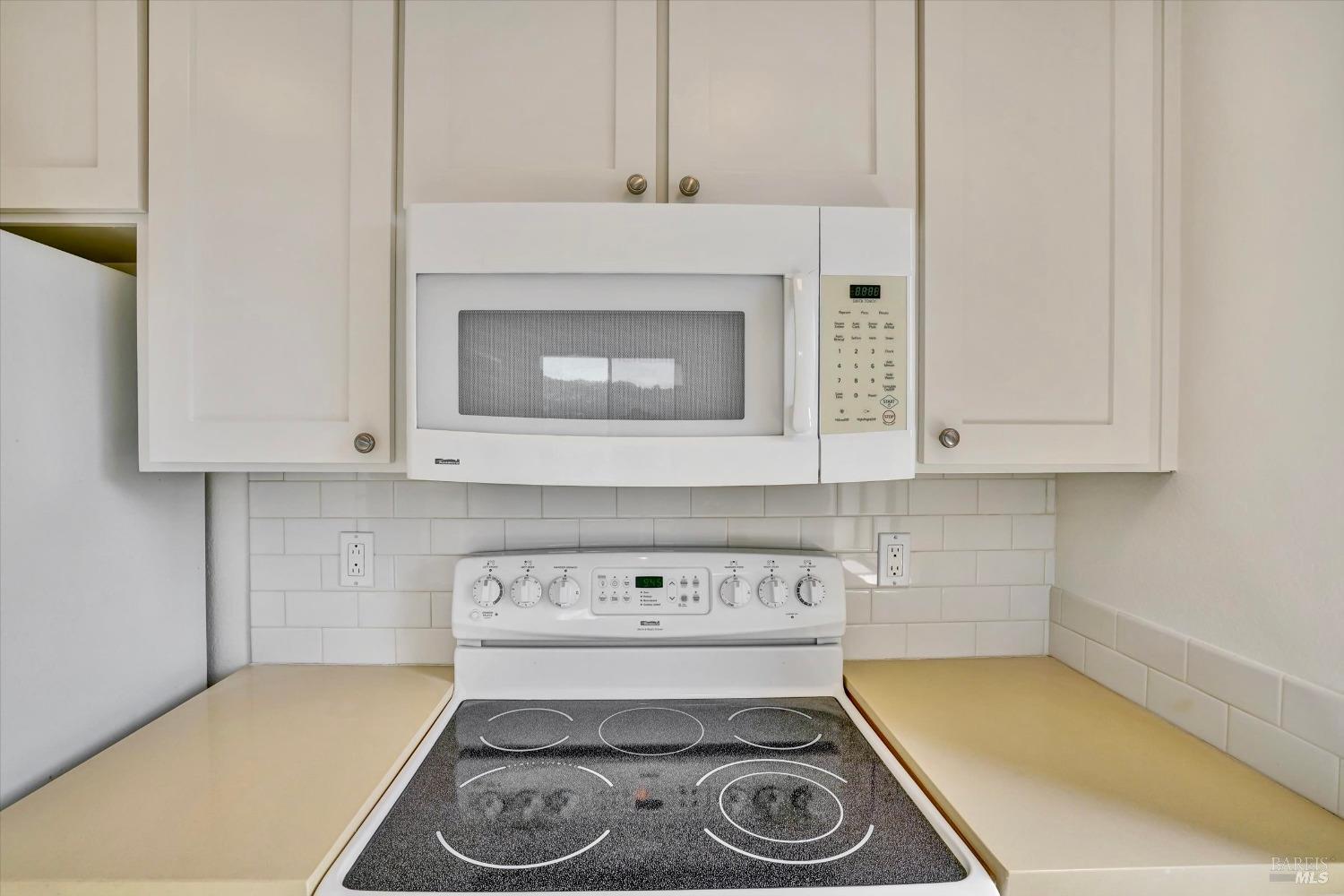 600 Seaver Drive Mill Valley, CA 94941 - Photo 7 of 30 a utility room with dryer and washer