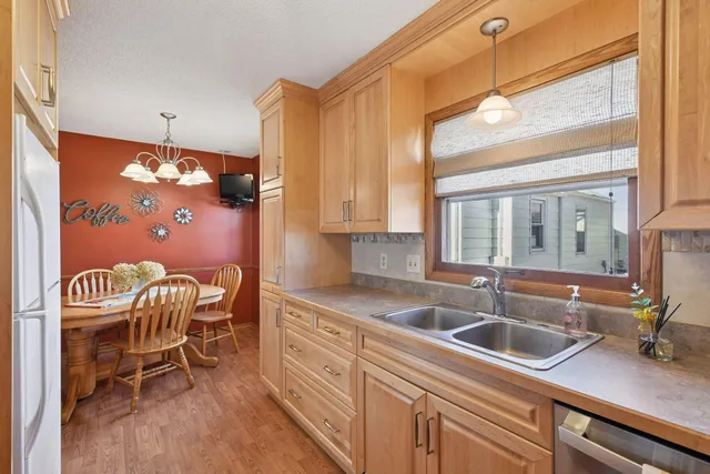 $410,000 | 4045 Utica Avenue South, St. Louis Park, MN 55416