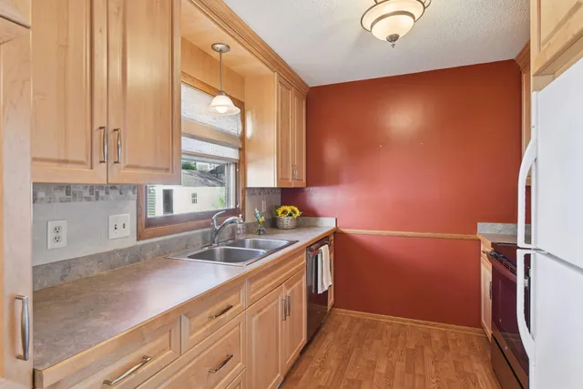 $410,000 | 4045 Utica Avenue South, St. Louis Park, MN 55416