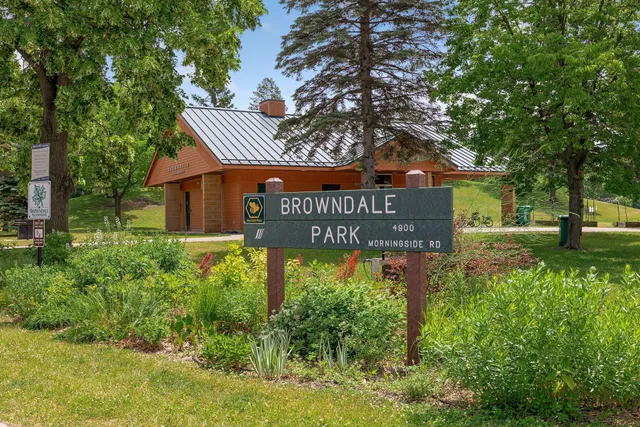 $410,000 | 4045 Utica Avenue South, St. Louis Park, MN 55416