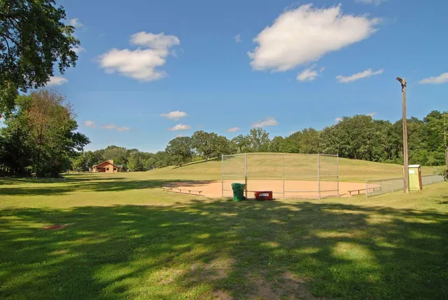 $410,000 | 4045 Utica Avenue South, St. Louis Park, MN 55416