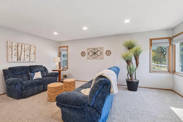 $410,000 | 4045 Utica Avenue South, St. Louis Park, MN 55416