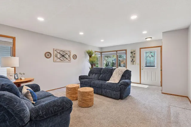 $410,000 | 4045 Utica Avenue South, St. Louis Park, MN 55416