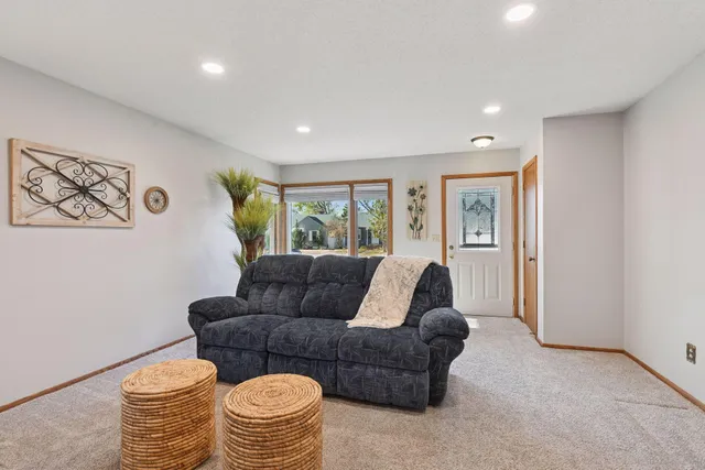 $410,000 | 4045 Utica Avenue South, St. Louis Park, MN 55416