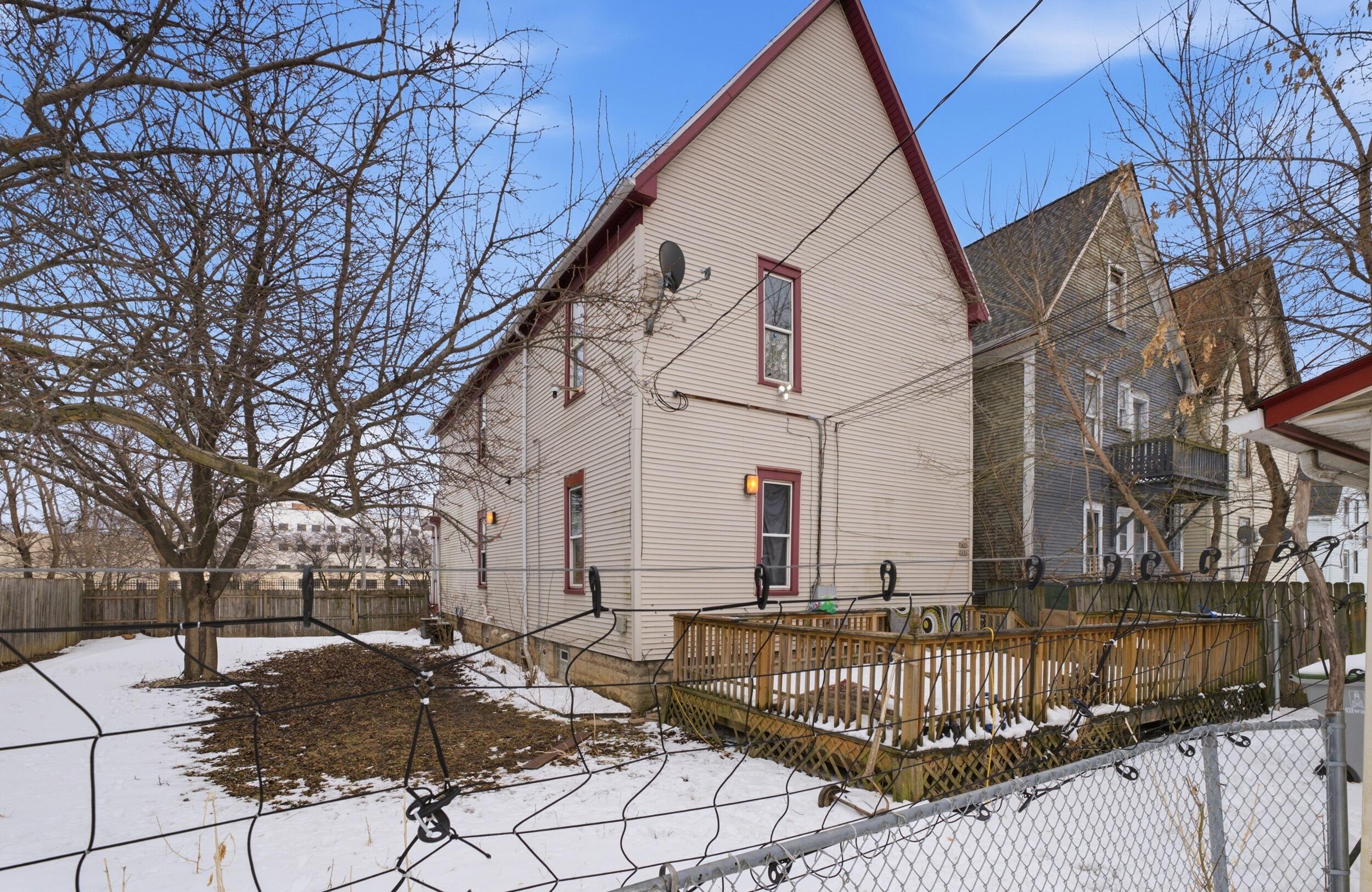 2631 North 33rd Street, Unit 2633 Milwaukee, WI 53210 - Photo 8 of 10 2631-2633 N 33rd St