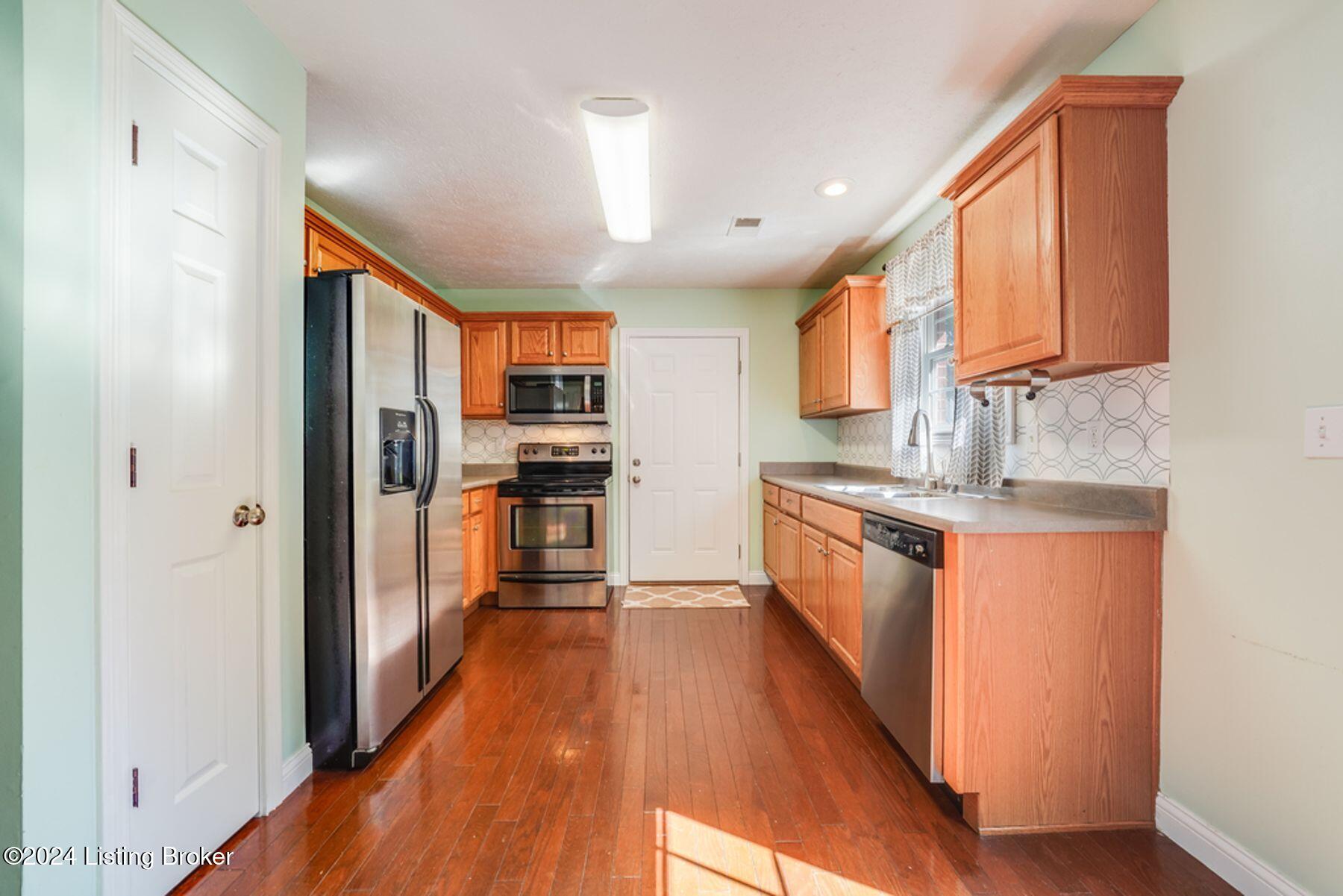116 Fox Ridge Road Bardstown, KY 40004 - Photo 8 of 33 photo_online_006
