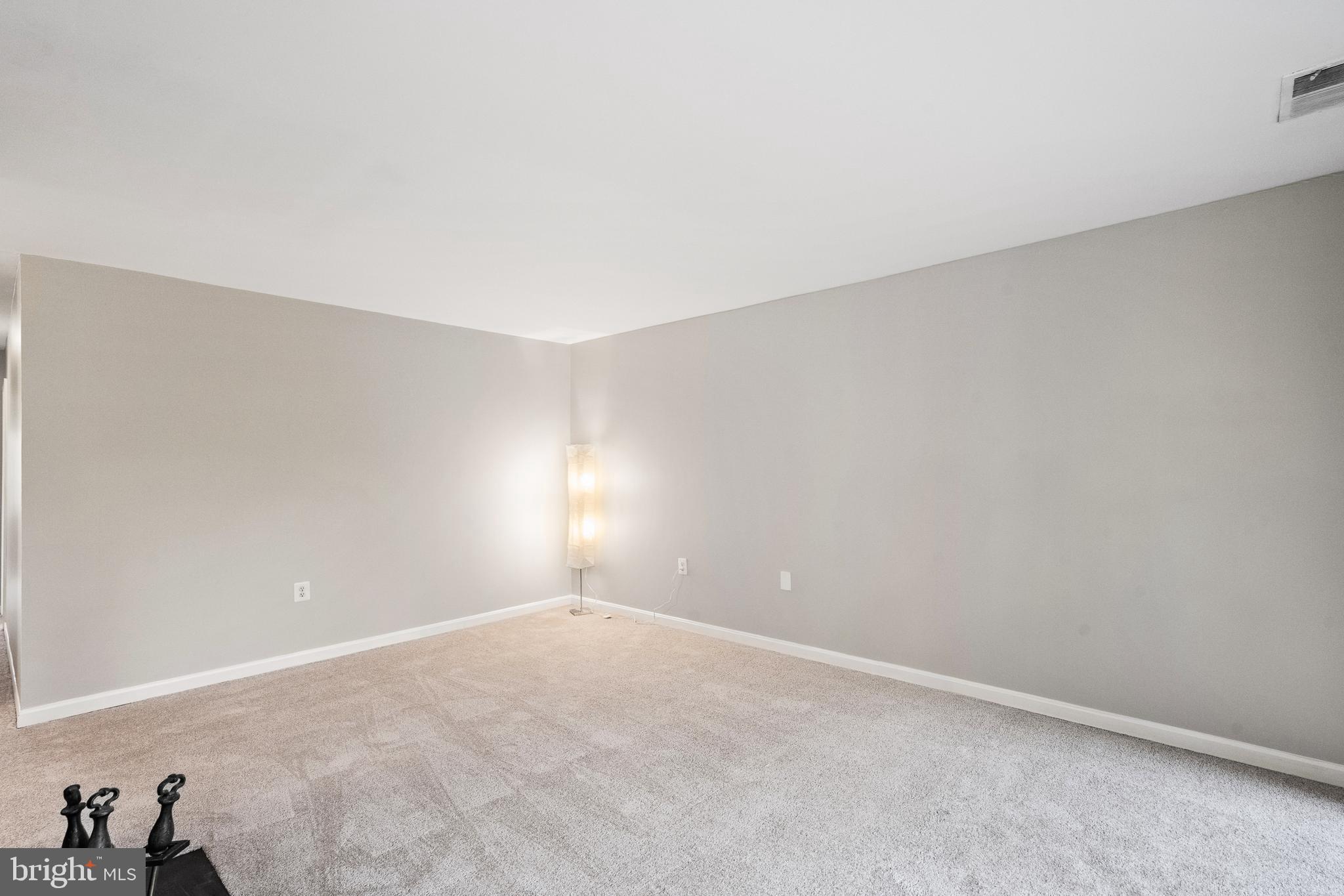 1434 Northgate Square, Unit 34/21B Reston, VA 20190 - Photo 12 of 44 a view of an empty room and a window
