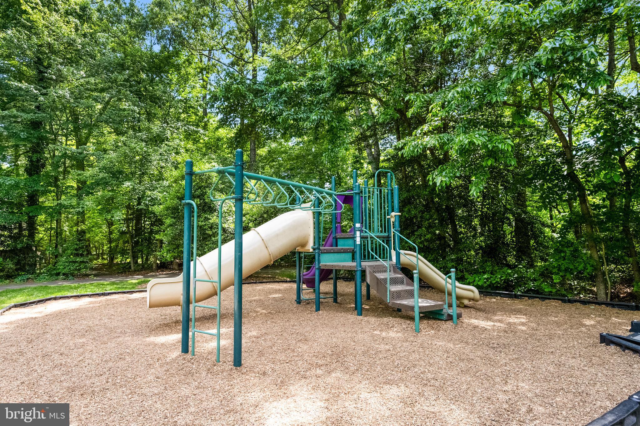 1434 Northgate Square, Unit 34/21B Reston, VA 20190 - Photo 34 of 44 a view of outdoor space with entertaining space