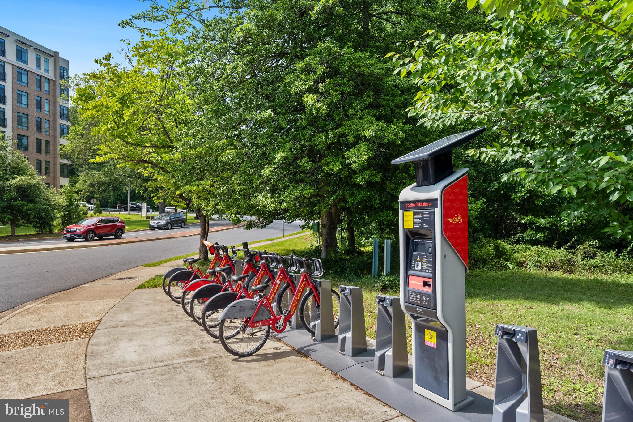 1434 Northgate Square, Unit 34/21B Reston, VA 20190 - Photo 40 of 44 a view of a park with iron fence
