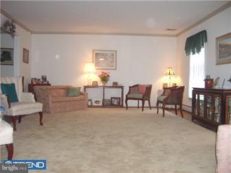 100 East Golf View Road Ardmore, PA 19003 - Photo 2 of 7 Living Room