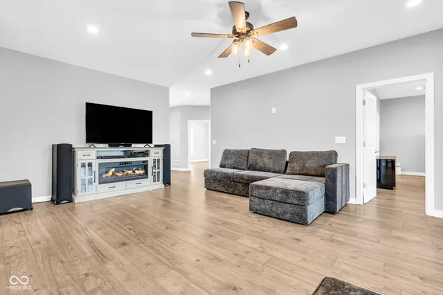 $357,900 | 3048 West Glacier Drive, Monrovia, IN 46157