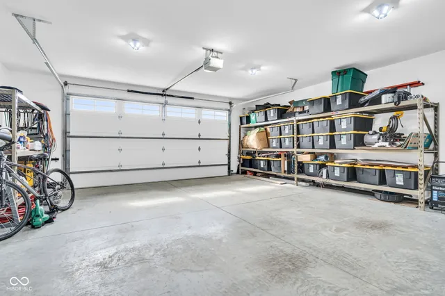 $357,900 | 3048 West Glacier Drive, Monrovia, IN 46157