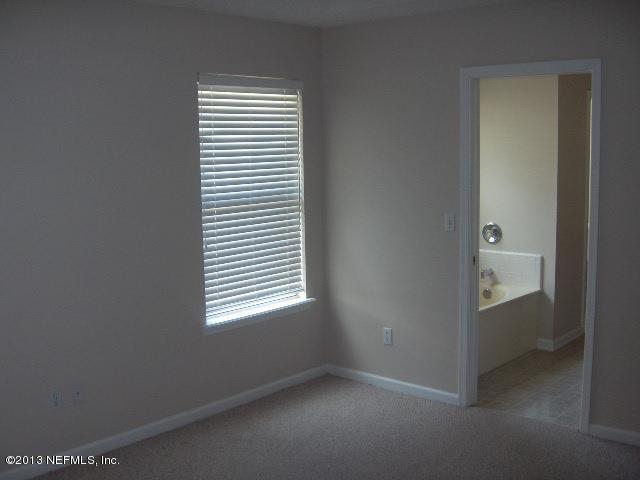 3849 Chapelgate Road Jacksonville, FL 32223 - Photo 5 of 13 HPIM7477