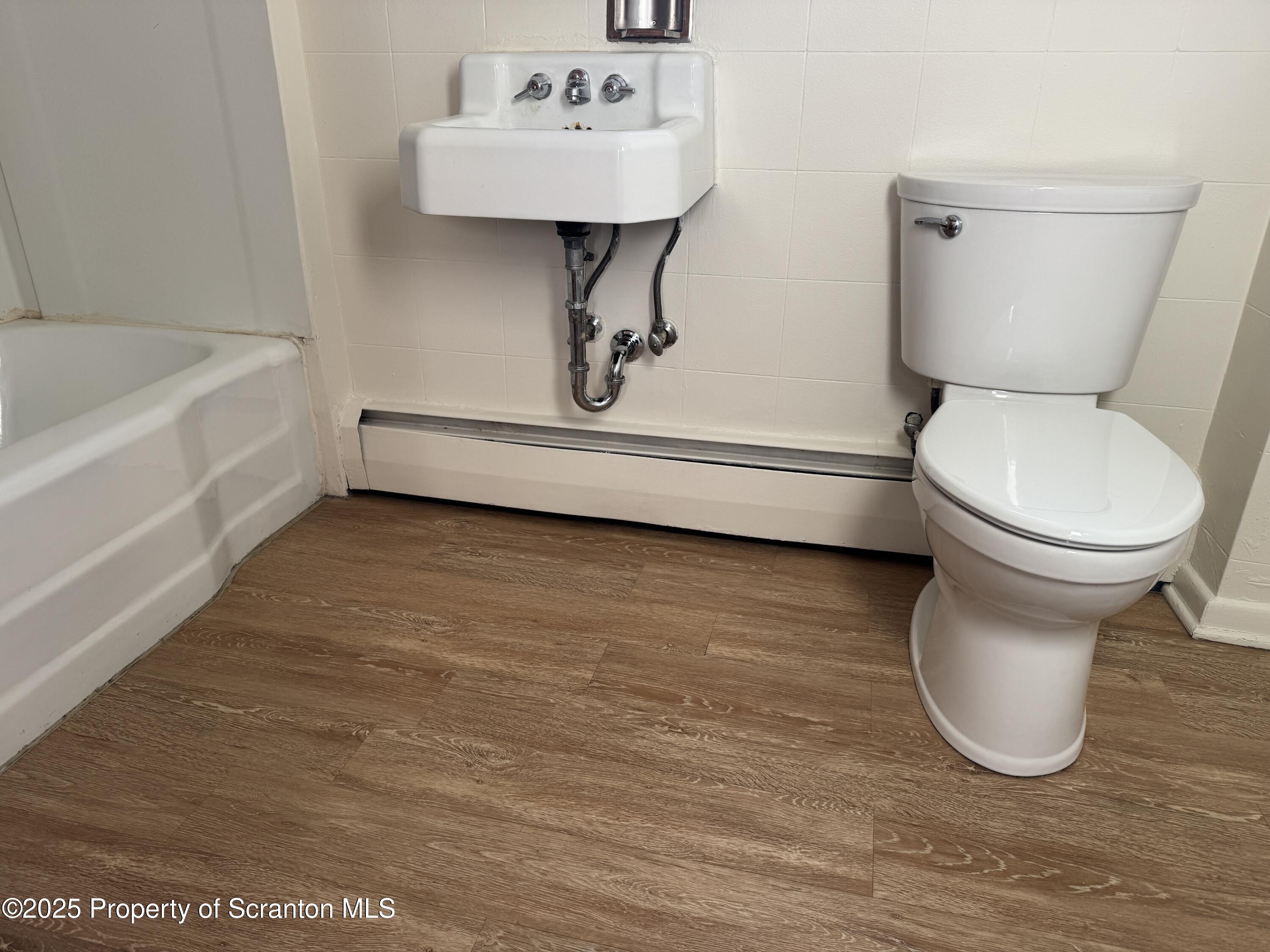 901 South Webster Avenue, Unit 2ND FLOOR REAR Scranton, PA 18505 - Photo 7 of 9 IMG_4379