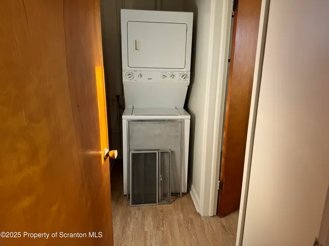 $900 | 901 South Webster Avenue, Unit 2ND FLOOR REAR, Scranton, PA 18505