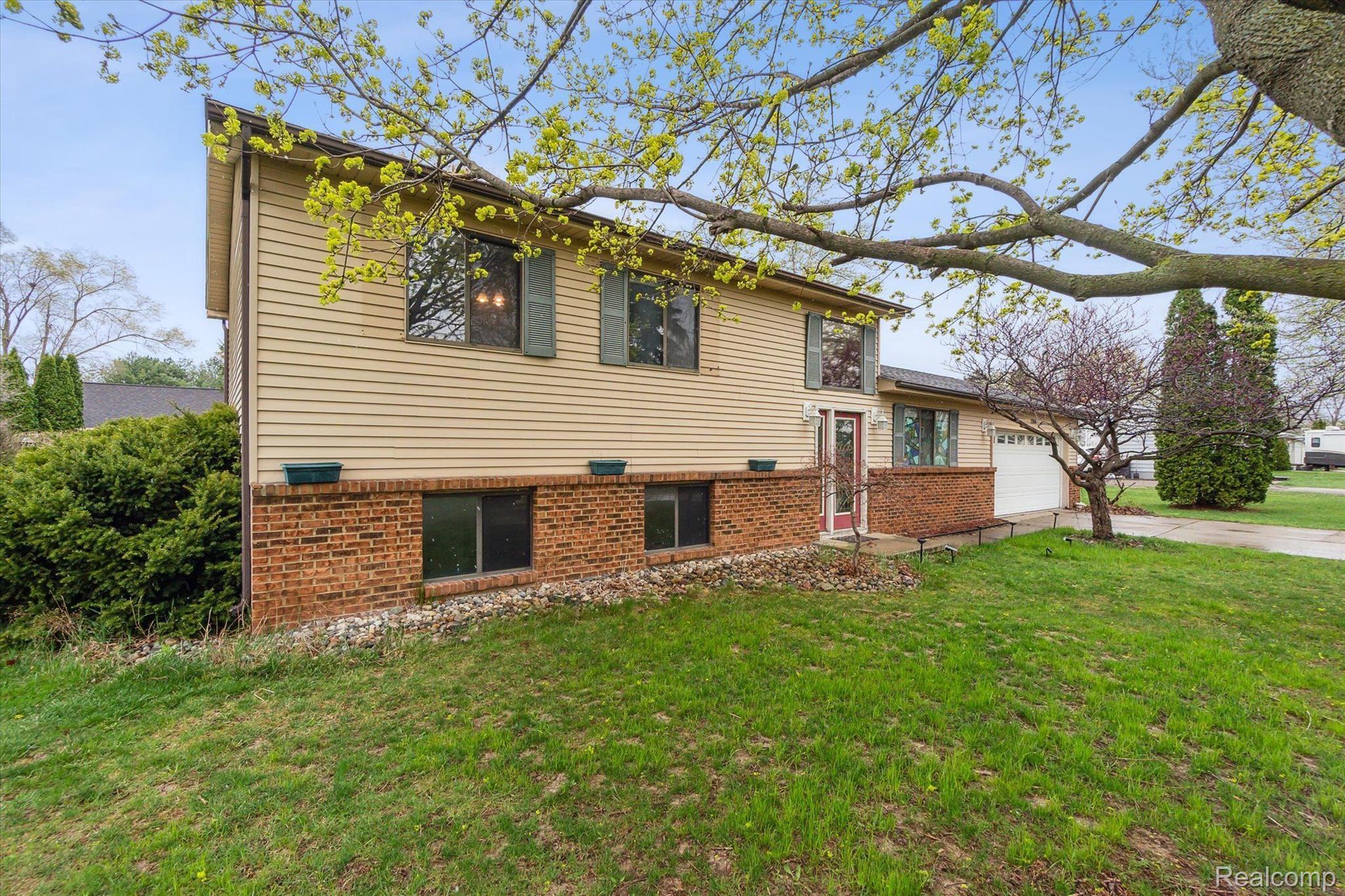 2196 South Vassar Road Burton, MI 48519 - Photo 2 of 39 Gallery Image 2