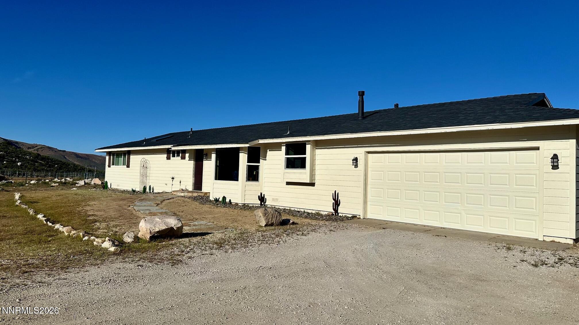 110 Quarterhorse Circle Reno, NV 89508 - Photo 3 of 34 IMG_2744 (1)