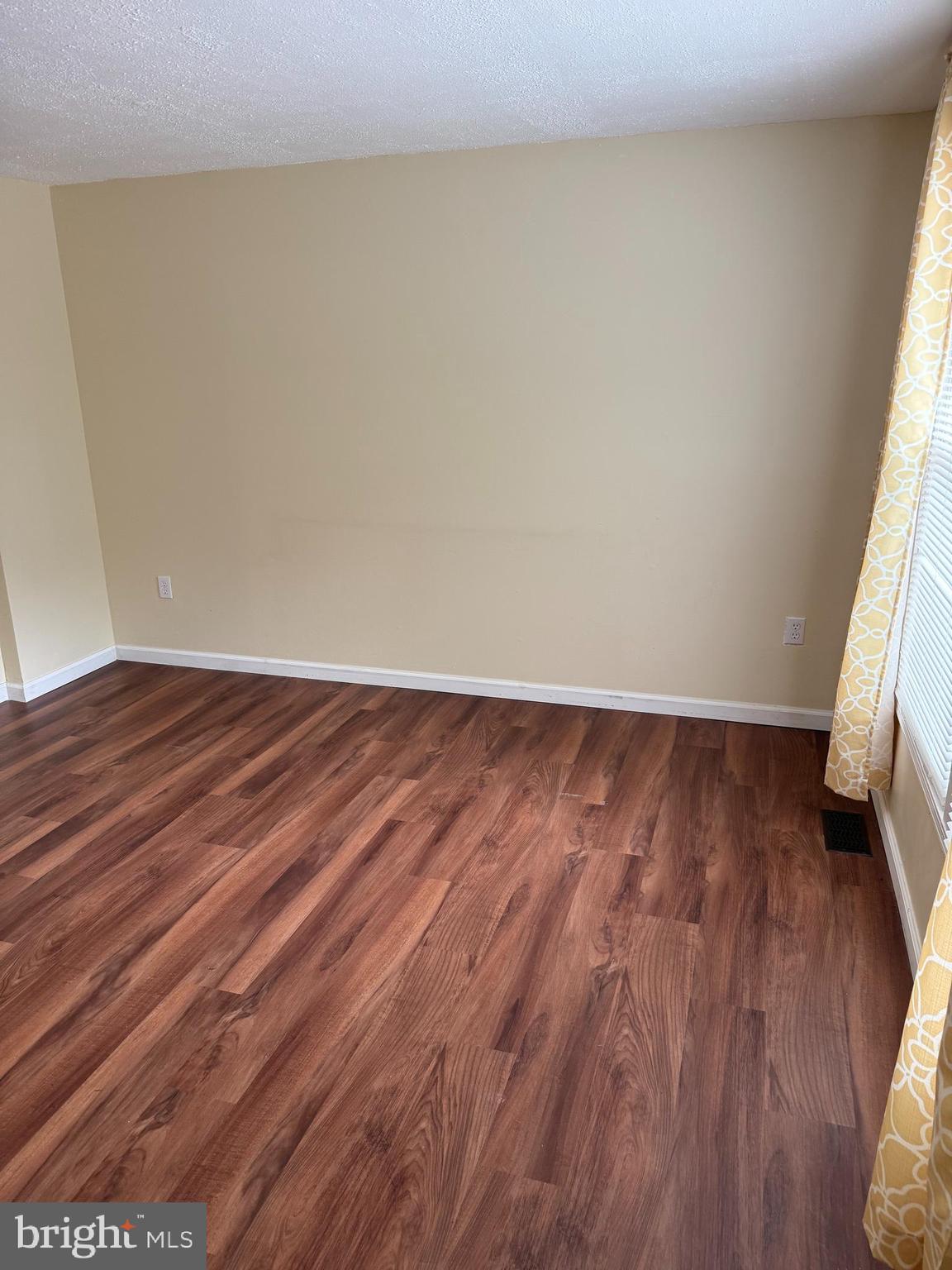 9461 Inaugural Drive King George, VA 22485 - Photo 4 of 20 Living Room