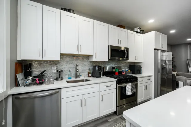 $2,000 | 569 Liberty Avenue, Jersey City, NJ 07307