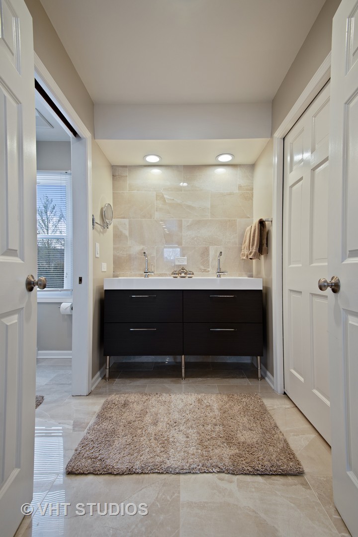 2850 Farmington Road Northbrook, IL 60062 - Photo 8 of 21