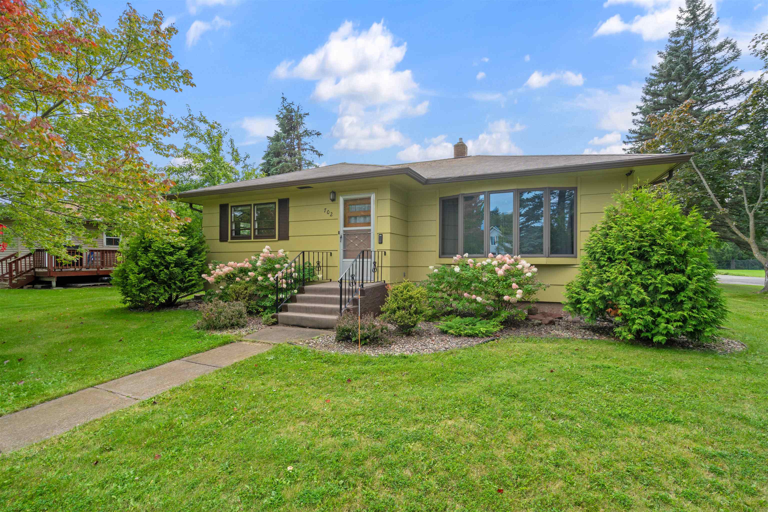 702 East 5th Street Superior, WI 54880 - Photo 1 of 31