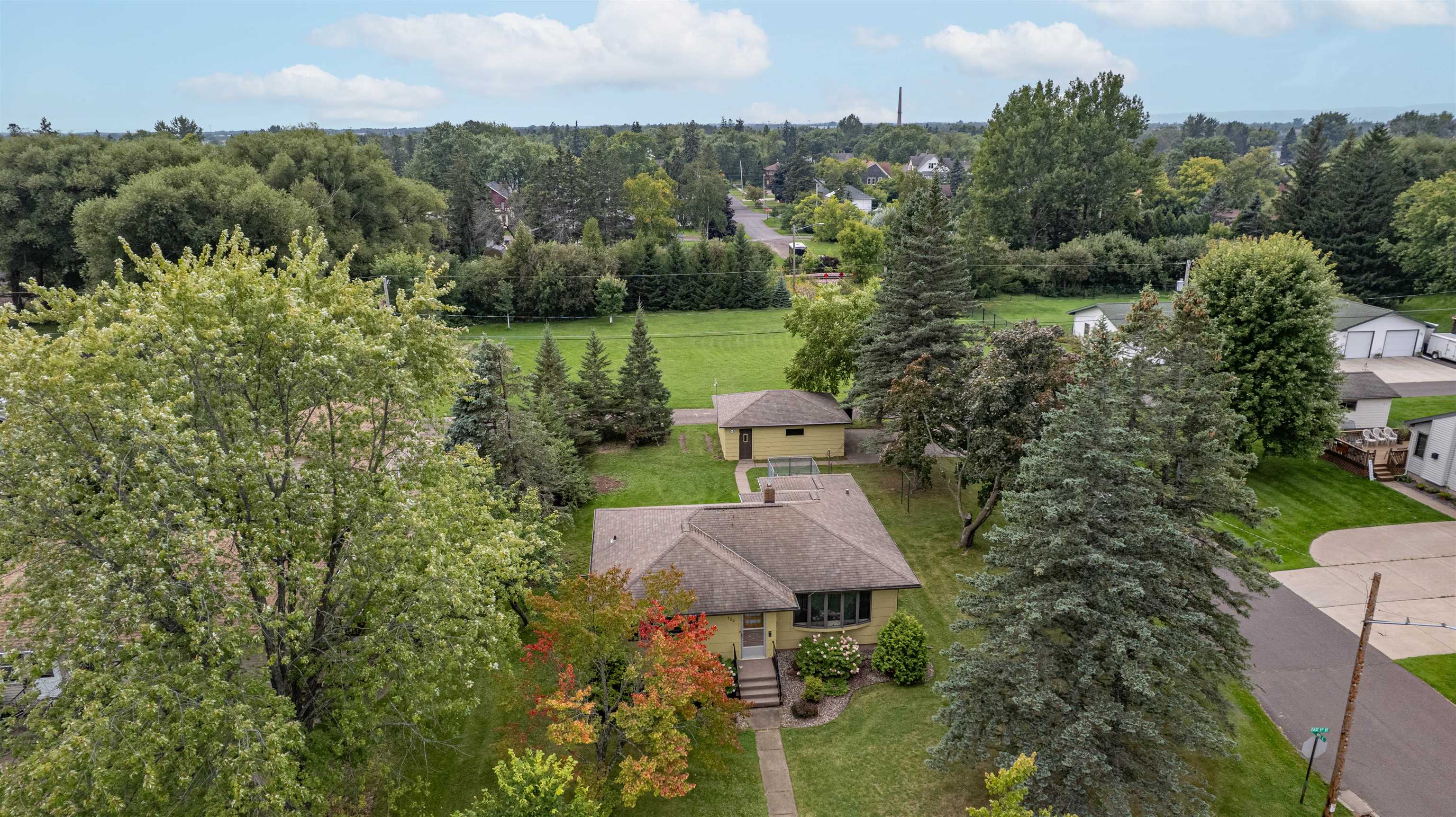 702 East 5th Street Superior, WI 54880 - Photo 2 of 31